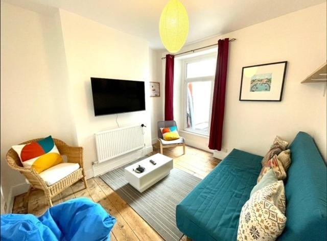 *Family Home In Mumbles. Close To The Beach* Kültér fotó