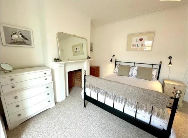 *Family Home In Mumbles. Close To The Beach* Kültér fotó
