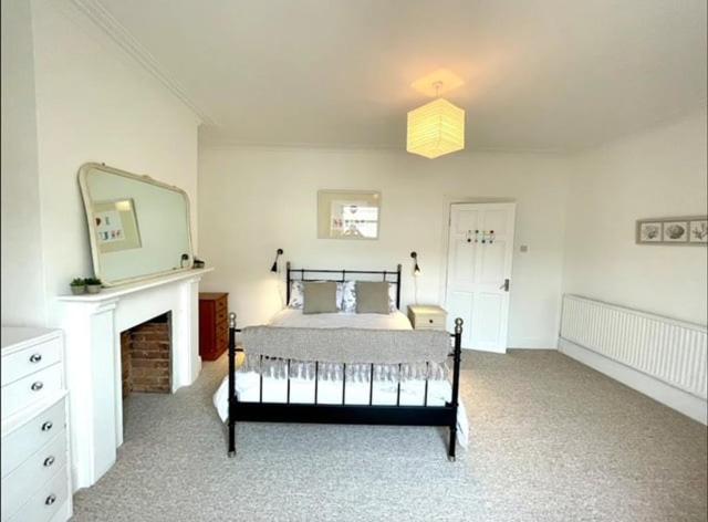 *Family Home In Mumbles. Close To The Beach* Kültér fotó