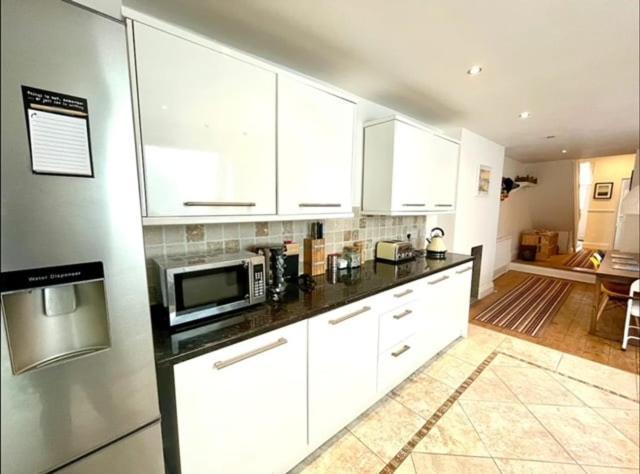 *Family Home In Mumbles. Close To The Beach* Kültér fotó
